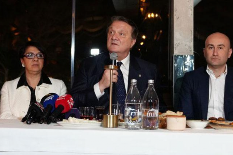 Beşiktaş Başkanı Arat'tan yabancı hakem a&ccedil;ıklaması: T&uuml;rkiye'nin sıcak bakması lazım
