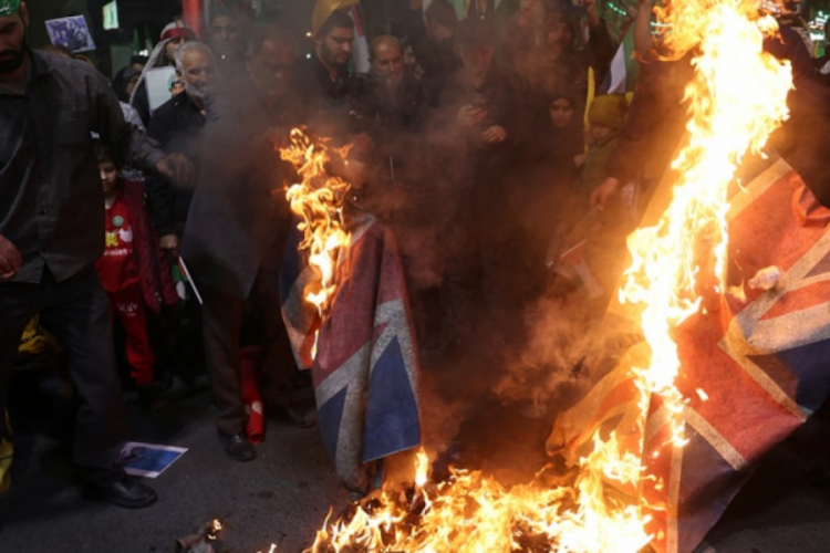 Şam'daki konsolosluk binasına saldırı protesto edildi