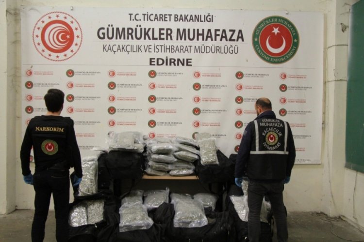 Kapıkule G&uuml;mr&uuml;k Kapısı'nda 220 kilogram uyuşturucu yakalandı