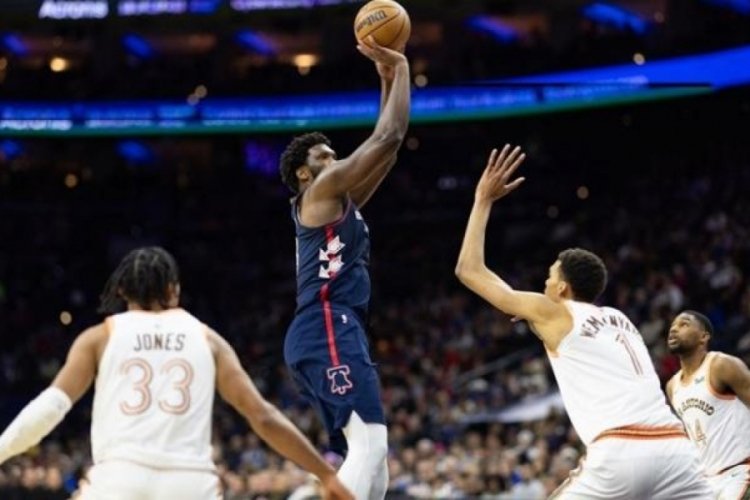 NBA'de sakatlıktan d&ouml;nen Embiid, Sixers'ı galibiyete taşıdı