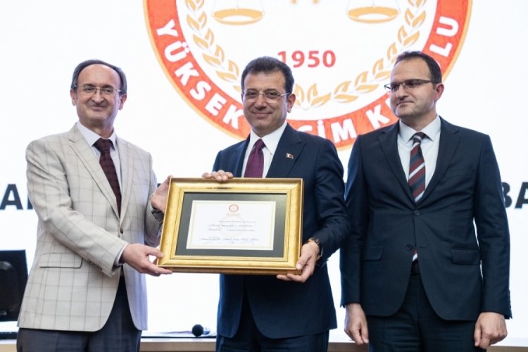 Ekrem İmamoğlu mazbatasını aldı