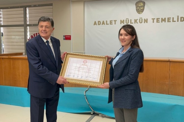Bartın'da 17 yıl sonra yeniden başkan se&ccedil;ilen Yal&ccedil;ınkaya, mazbatasını aldı
