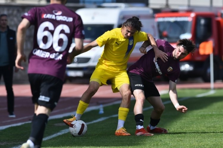 İneg&ouml;lspor Derince'yi elinden ka&ccedil;ırdı