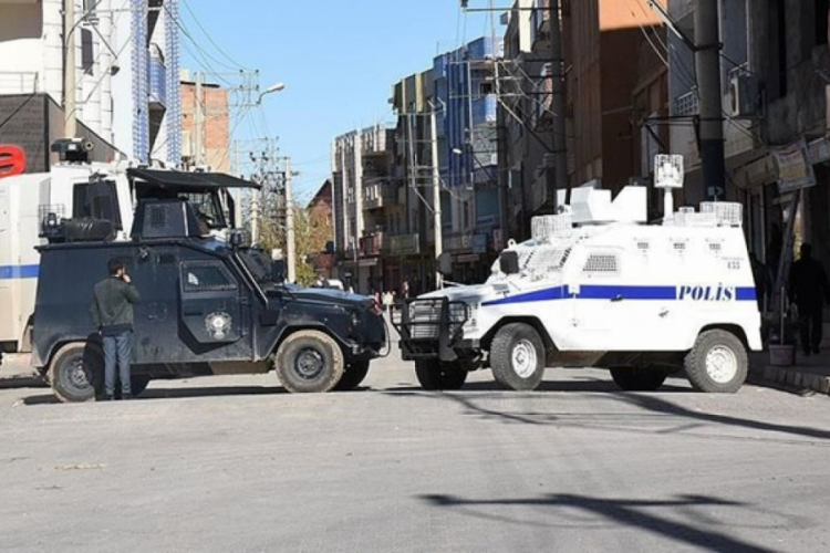 İki ilde toplantı ve g&ouml;steri y&uuml;r&uuml;y&uuml;şlerine yasak!