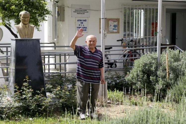 Antalya'da mahallenin 46 yıllık 'muhtar dedesi', son se&ccedil;imi kaybetti