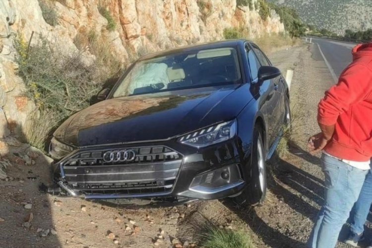 Kaş'ta g&ouml;reve başlayan başkan devir teslim sonrası trafik kazası ge&ccedil;irdi