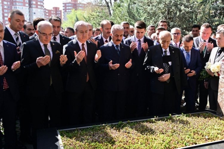 Bah&ccedil;eli'den T&uuml;rkeş'in mezarına ziyaret
