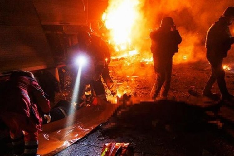 Rusya, Ukrayna'yı vurmaya devam ediyor: En az 4 &ouml;l&uuml;, 12 yaralı