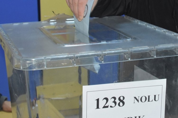 Ge&ccedil;ersiz oy pusulaları kayboldu! Yeniden sandık başına gidecekler