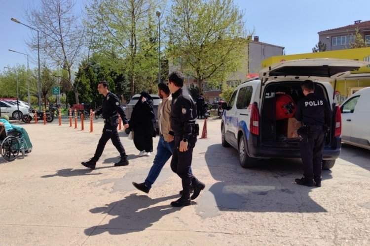 Mersin'de evlenen kaçak göçmenler Bursa'da yakalandı