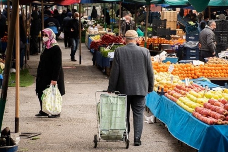 Bursa'da pazar fiyatları nereye gidiyor? Poşetler azalmaya devam ediyor