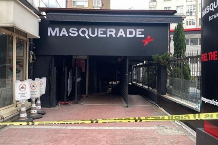 Gece kul&uuml;b&uuml; yangınından kurtulan tek iş&ccedil;i konuştu: Kaos ortamı olmaya başladı
