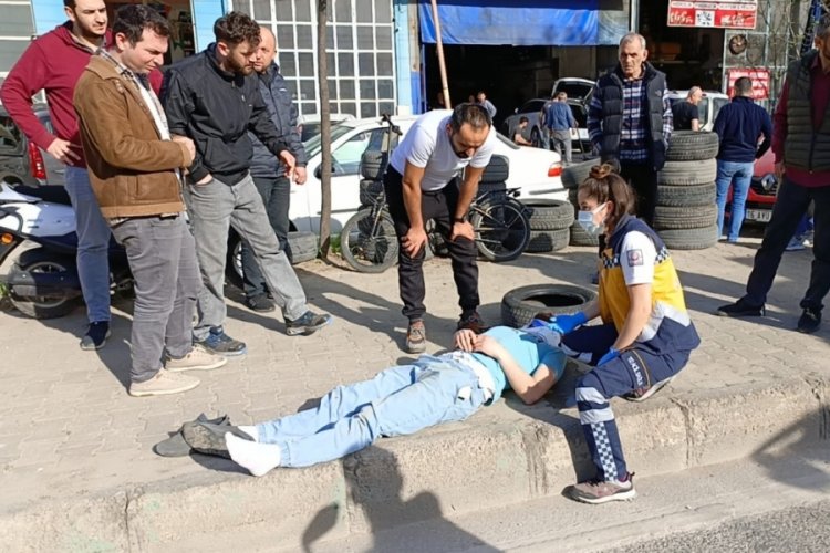Elektrikli bisikletten d&uuml;şen gen&ccedil; adam yaralandı!