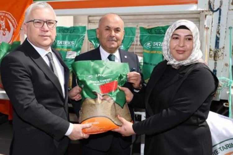 Sivas'ta &ccedil;ift&ccedil;iye 415 ton tohum dağıtıldı