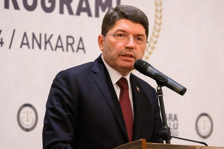 Bakan Tun&ccedil;'tan 'Avukatlık Kanunu' a&ccedil;ıklaması