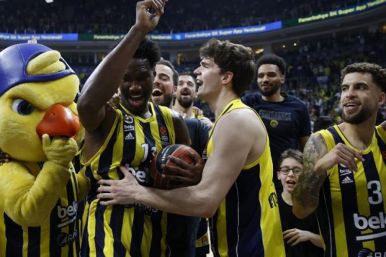 Fenerbah&ccedil;e Beko, play-off'u garantiledi!