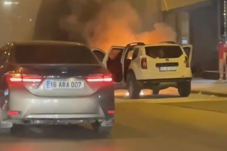 Bursa'da otomobil alevlere teslim oldu