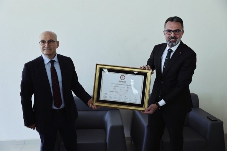 Kestel Belediye Başkanı Ferhat Erol mazbatasını aldı