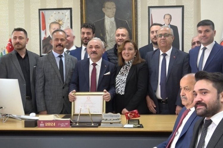 &Ccedil;ankırı Belediye Başkanı İsmail Hakkı Esen mazbatasını aldı