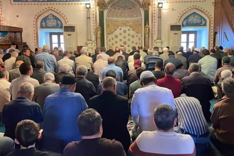 Edirne'de Selimiye Camisi'nde ramazanın son cuması kılındı
