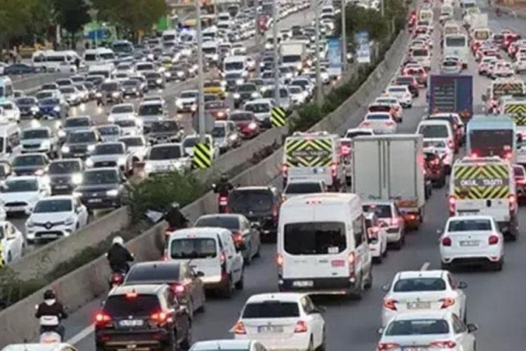 İstanbul'da bayram trafiği başladı!