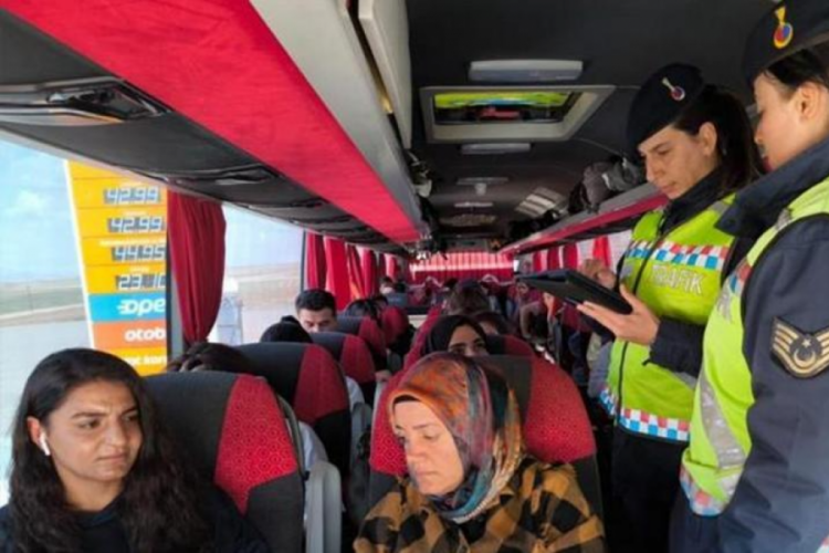 9 g&uuml;nl&uuml;k bayram tatili başladı! Jandarma kontrolleri artırdı