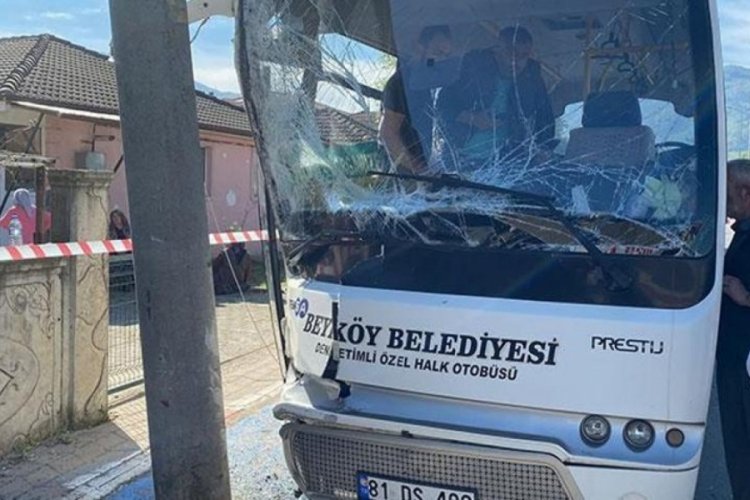 Halk otob&uuml;s&uuml; kaza yaptı! 12 kişi yaralandı