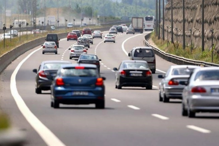 1 Nisan itibarıyla sona erdi! Oto lastik&ccedil;ilerde yoğunluk başladı
