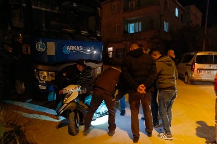 Bursa'da vatandaşlar motosiklet hırsızını yakalayıp polise teslim etti&nbsp;