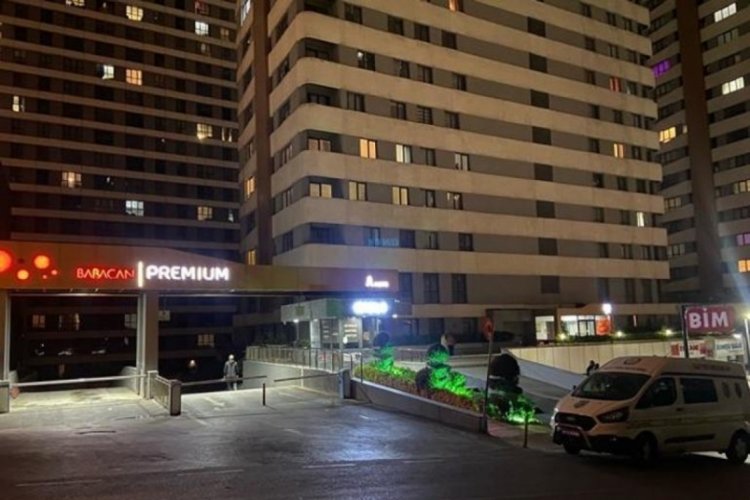 İstanbul'da ş&uuml;pheli &ouml;l&uuml;m! 30. kattan d&uuml;şen gen&ccedil; kız feci şekilde can verdi