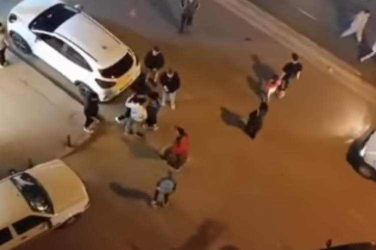 Bursa iki grup arasında kavga &ccedil;ıktı!