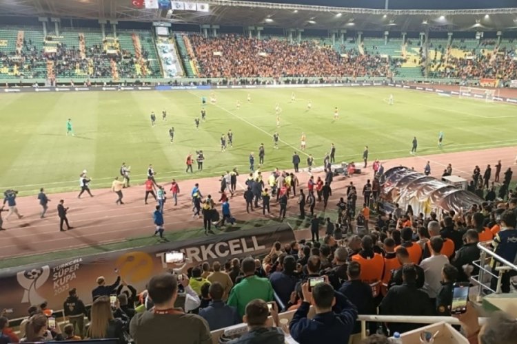 Yarım kalan S&uuml;per Kupa d&uuml;nya basınında!
