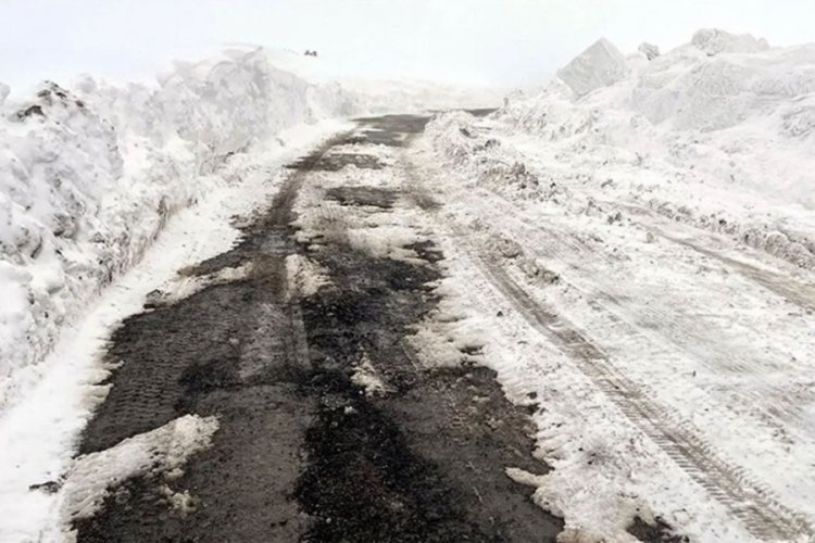 Aylardır kapalı olan Ardahan-Ardanu&ccedil; yolu ulaşıma a&ccedil;ıldı