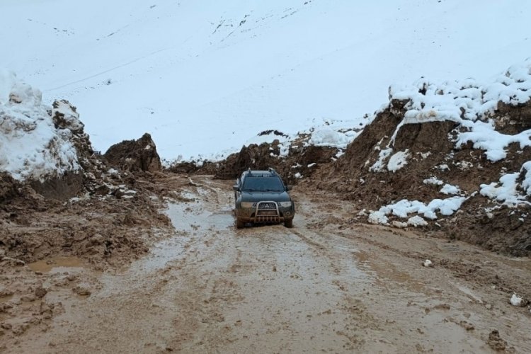 Heyelan sonucu kapan k&ouml;y yolu kontroll&uuml; olarak a&ccedil;ıldı