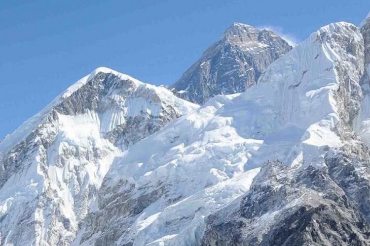 Deniz Kayadelen, rekor i&ccedil;in Everest'e tırmanacak