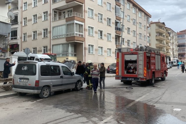 Pazara gitti, d&ouml;nd&uuml;ğ&uuml;nde aracını yanmış halde buldu
