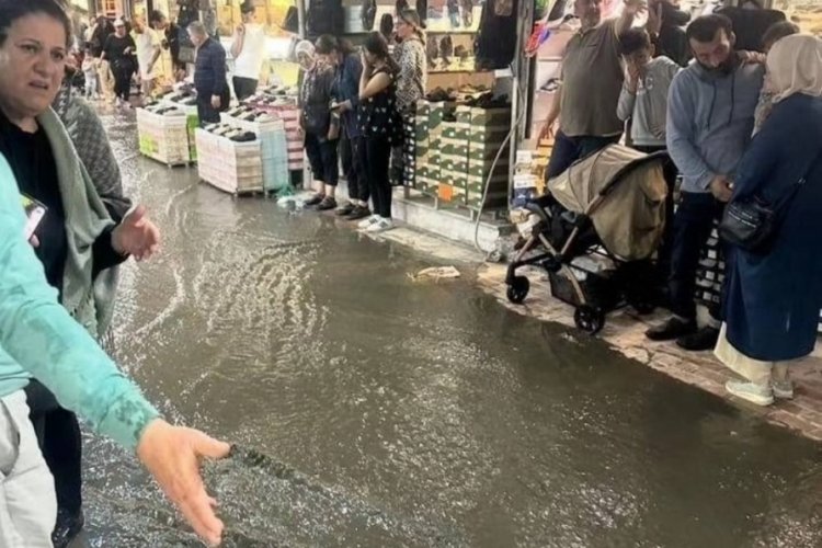 Hatay'da sağanak yağış tarihi &ccedil;arşıyı g&ouml;le &ccedil;evirdi