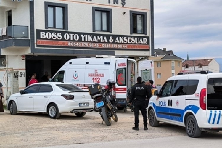 Bursa'da hırsızla suçladıkları çalışanlarını vuran kardeşler tutuklandı, babaları serbest