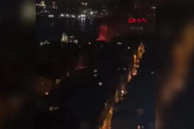 İstanbul'da Tahta Minare Hamamı'nda yangın &ccedil;ıktı