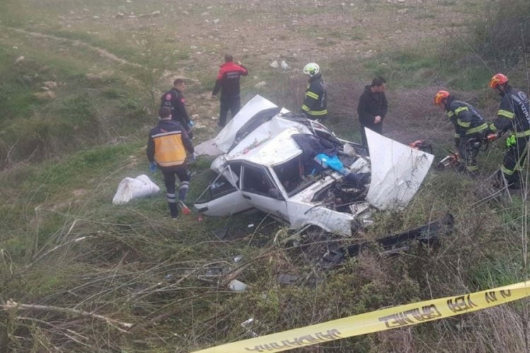Otomobil ile motosiklet &ccedil;arpıştı: &Ouml;l&uuml; ve yaralılar var