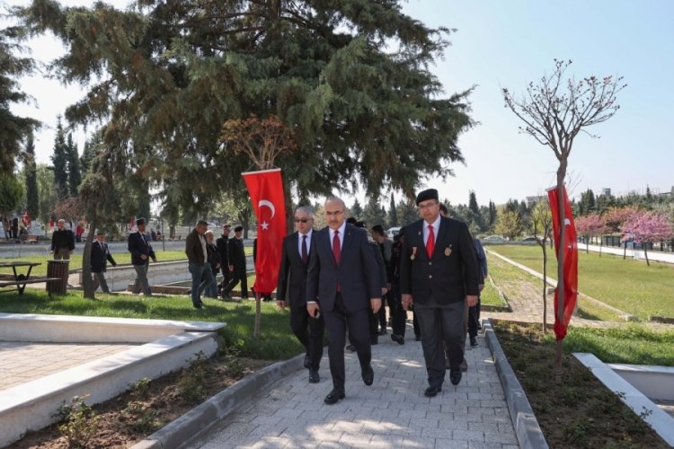 Bursa Valisi Demirtaş Pınarbaşı ve Hamitler Şehitliklerini ziyaret etti