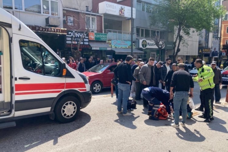 Balıkesir Bandırma'da motosikletin &ccedil;arptığı yaya yaralandı