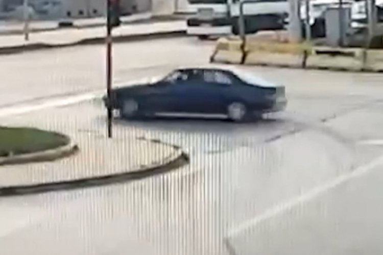 Kırıkkale'de otomobiliyle drift atarak kırmızı ışık ihlali yapan s&uuml;r&uuml;c&uuml;ye ceza