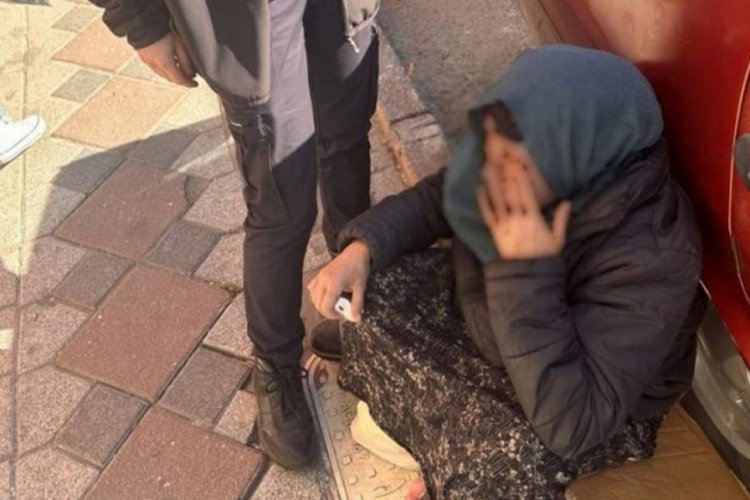 Dilencinin &uuml;zerinden &ccedil;ıkan para şaşırttı