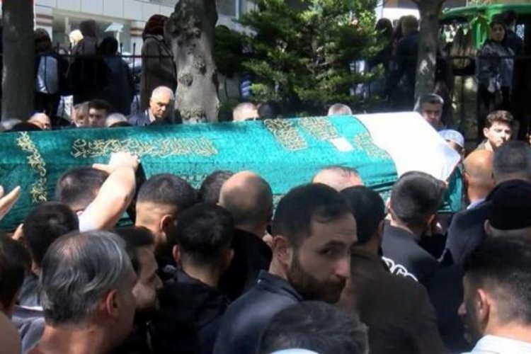 İstanbul'da U d&ouml;n&uuml;ş&uuml; faciasında ağır yaralanan Semanur 22 g&uuml;n sonra toprağa verildi