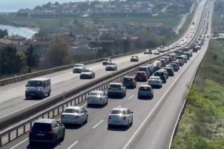 Tekirdağ'a bayramın 1. g&uuml;n&uuml;nde tatilci akını