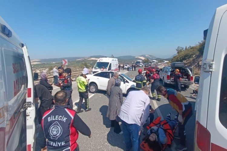 Bilecik'te trafik kazası: 9 yaralı