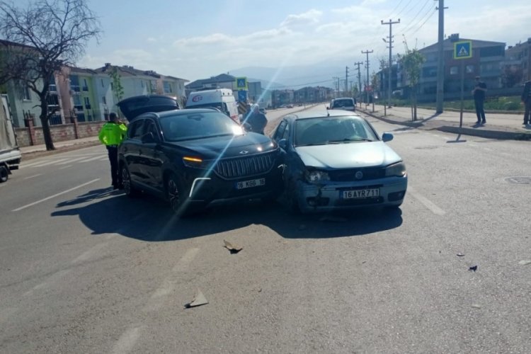 Bursa'da feci kaza! 3'ü çocuk 5 kişi yaralandı
