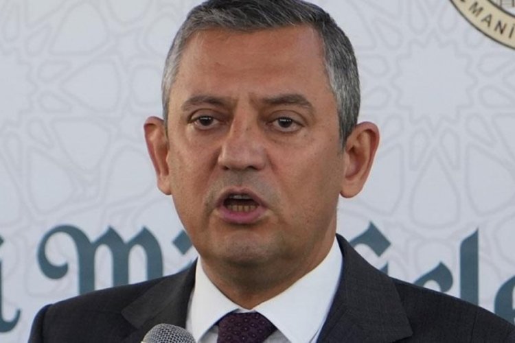 CHP lideri &Ouml;zg&uuml;r &Ouml;zel Gezi tutuklularının yakınları ile bayramlaştı