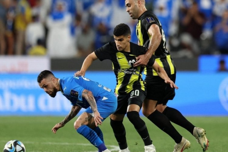 Al Ittihad'ı S&uuml;per Kupa finalinde yenen Al Hilal, şampiyonluğa ulaştı